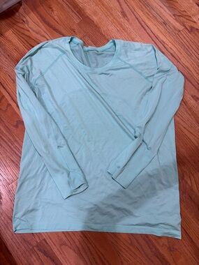 Lululemon Plus Sized Long-sleeve Shirt sz 20